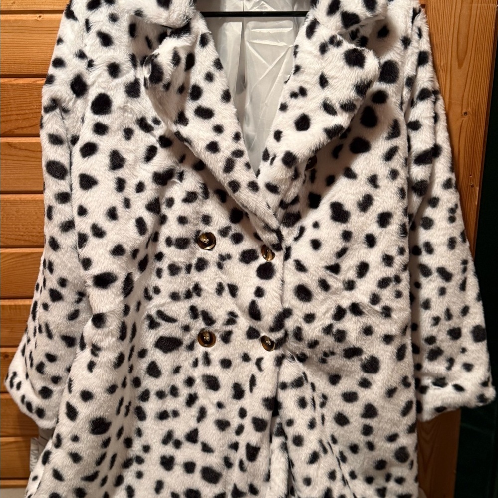 Elegant Dalmatian Print Teddy Jacket